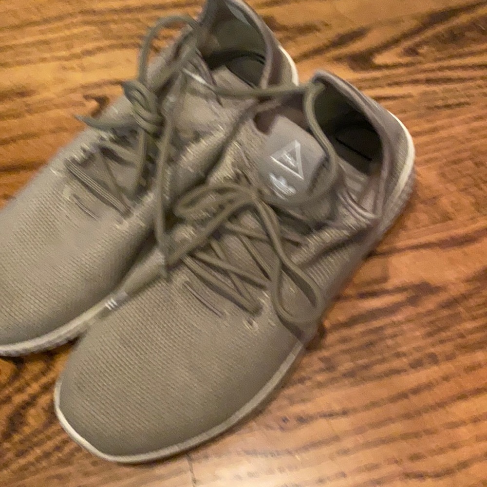 Adidas sneakers x Pharrell Williams